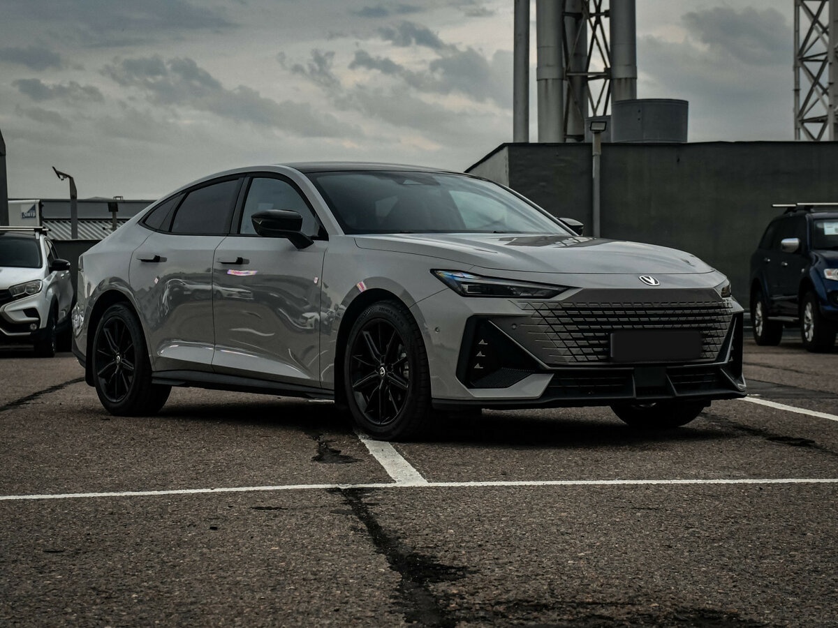 Changan UNI-V 2024 года с пробегом. Фото: #2