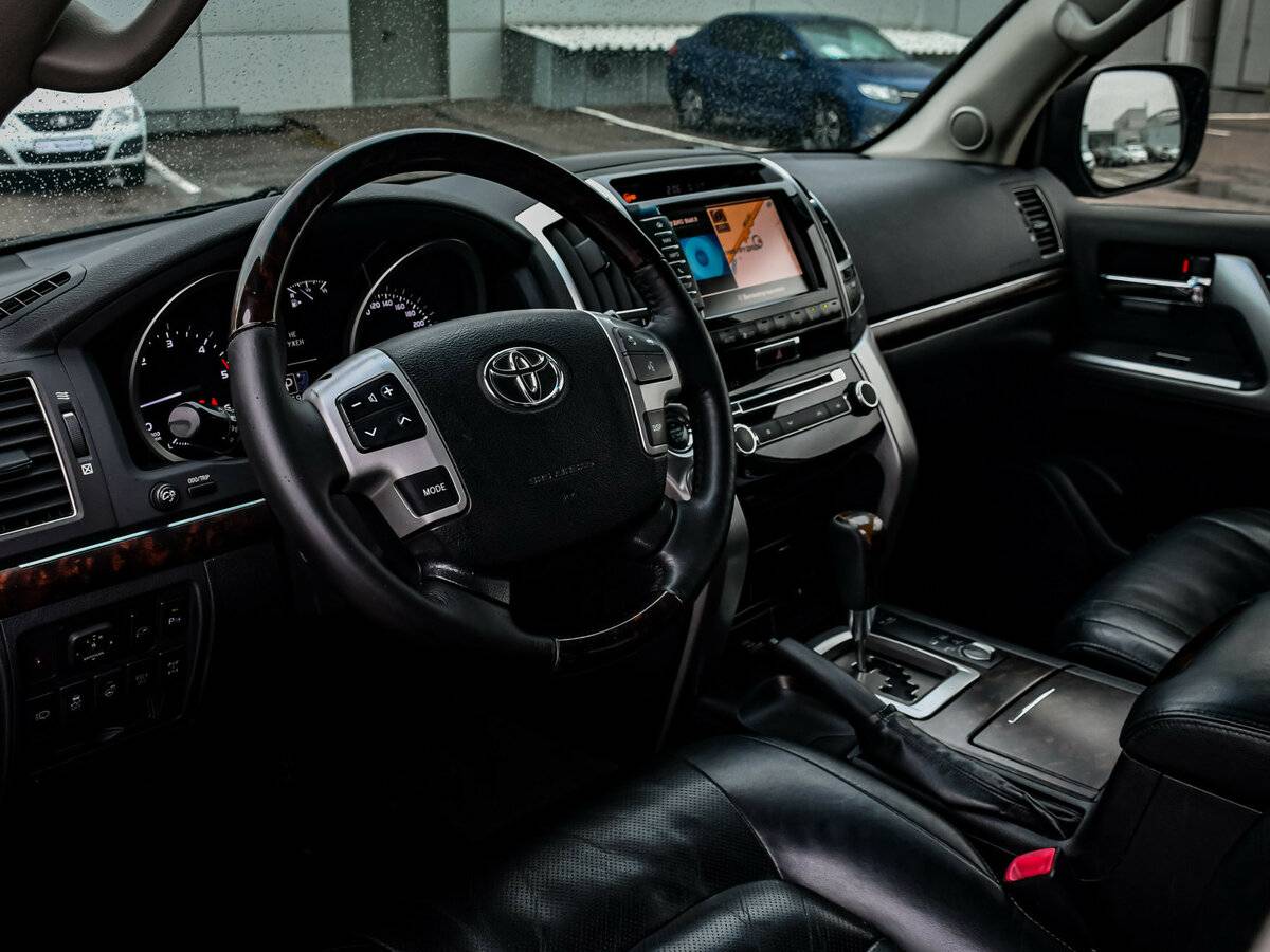 Toyota Land Cruiser 2012 года с пробегом. Фото: #9