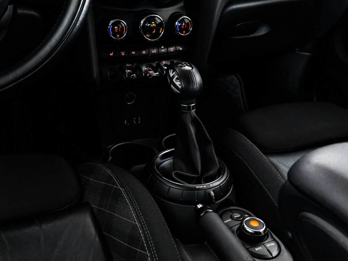 Mini Hatch 2015 года с пробегом. Фото: #10