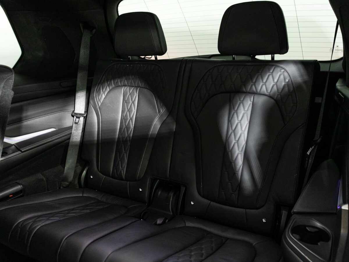 BMW X7 2021 года с пробегом. Фото: #16