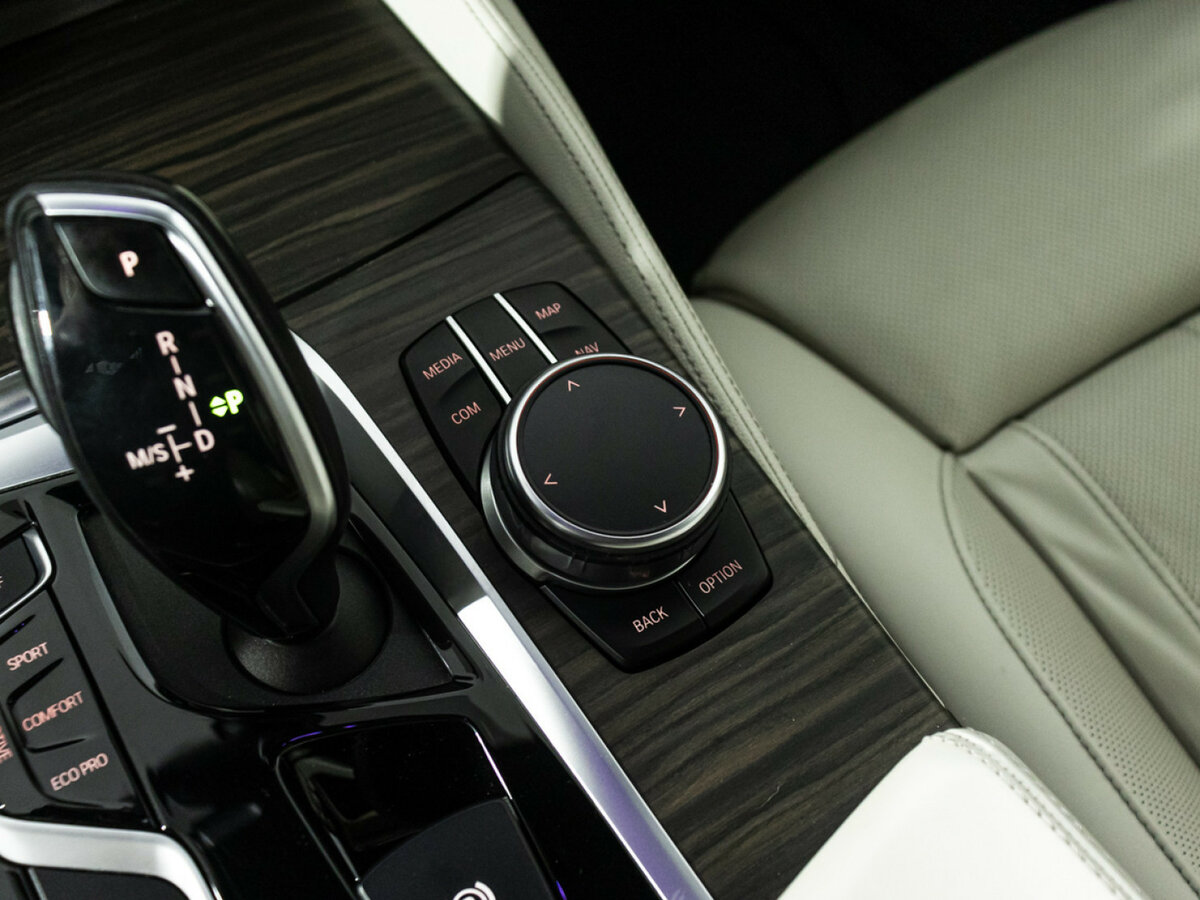 BMW 5 серии 2019 года с пробегом. Фото: #16