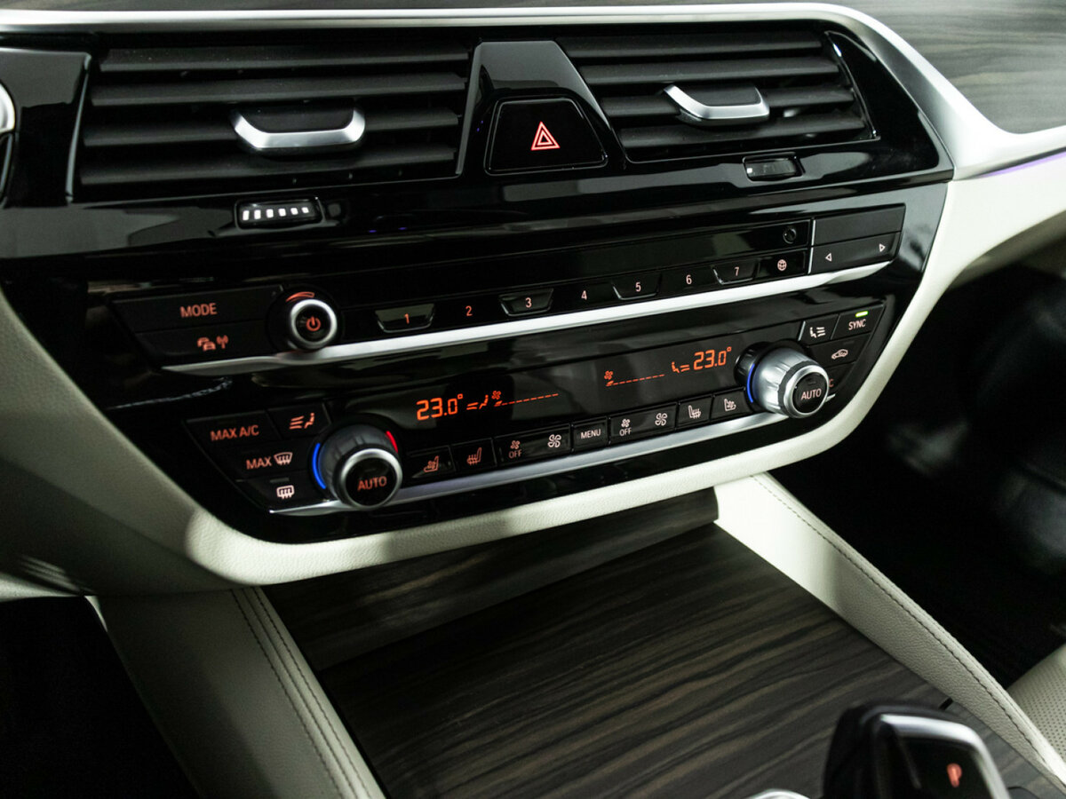 BMW 5 серии 2019 года с пробегом. Фото: #17