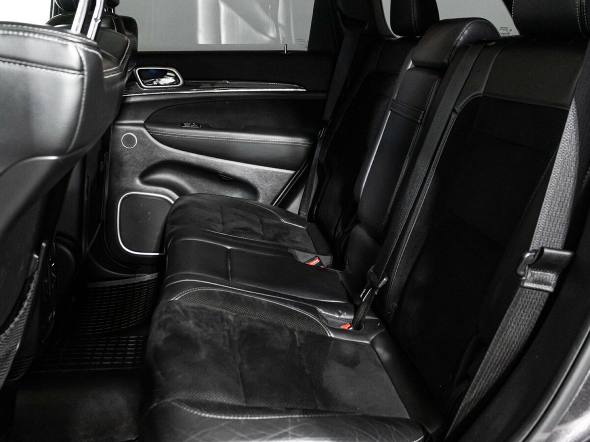 Jeep Grand Cherokee 2014 года с пробегом. Фото: #9