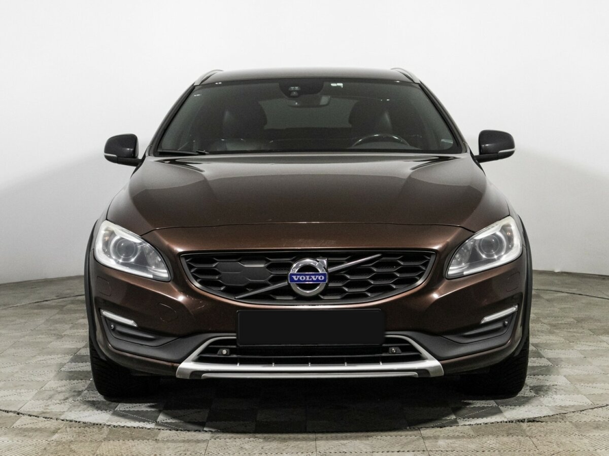 Volvo V60 Cross Country 2016 года с пробегом. Фото: #1