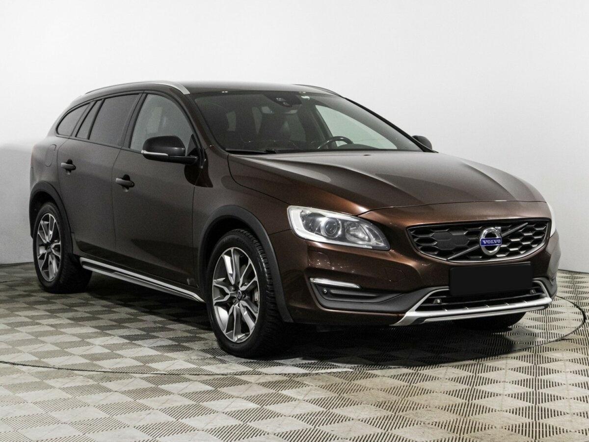 Volvo V60 Cross Country 2016 года с пробегом. Фото: #2