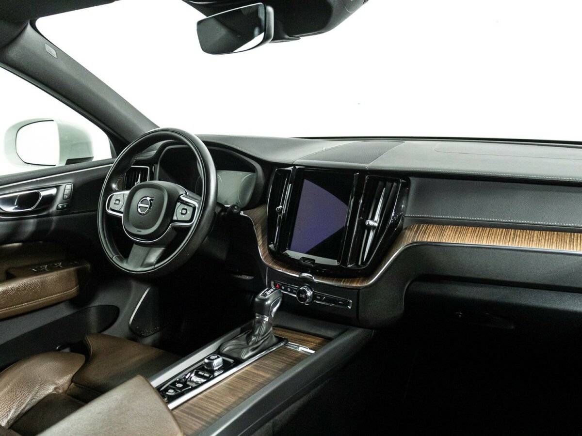Volvo XC60 2020 года с пробегом. Фото: #6