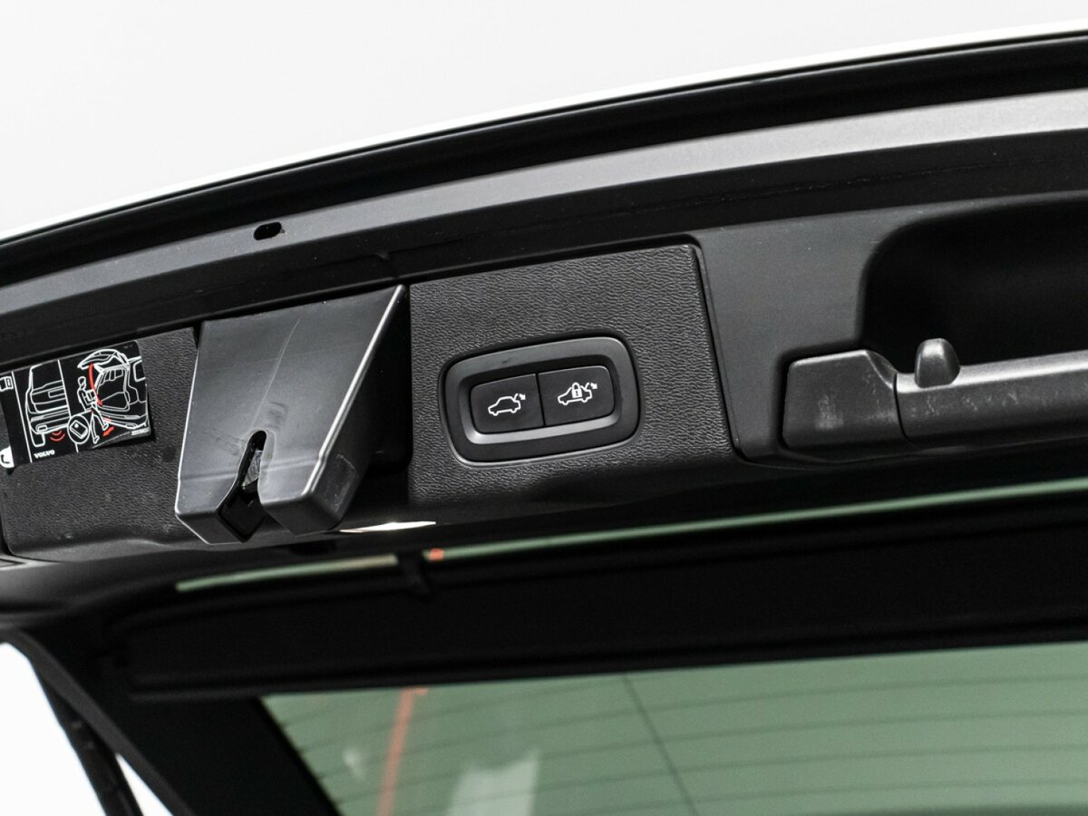 Volvo XC60 2020 года с пробегом. Фото: #12