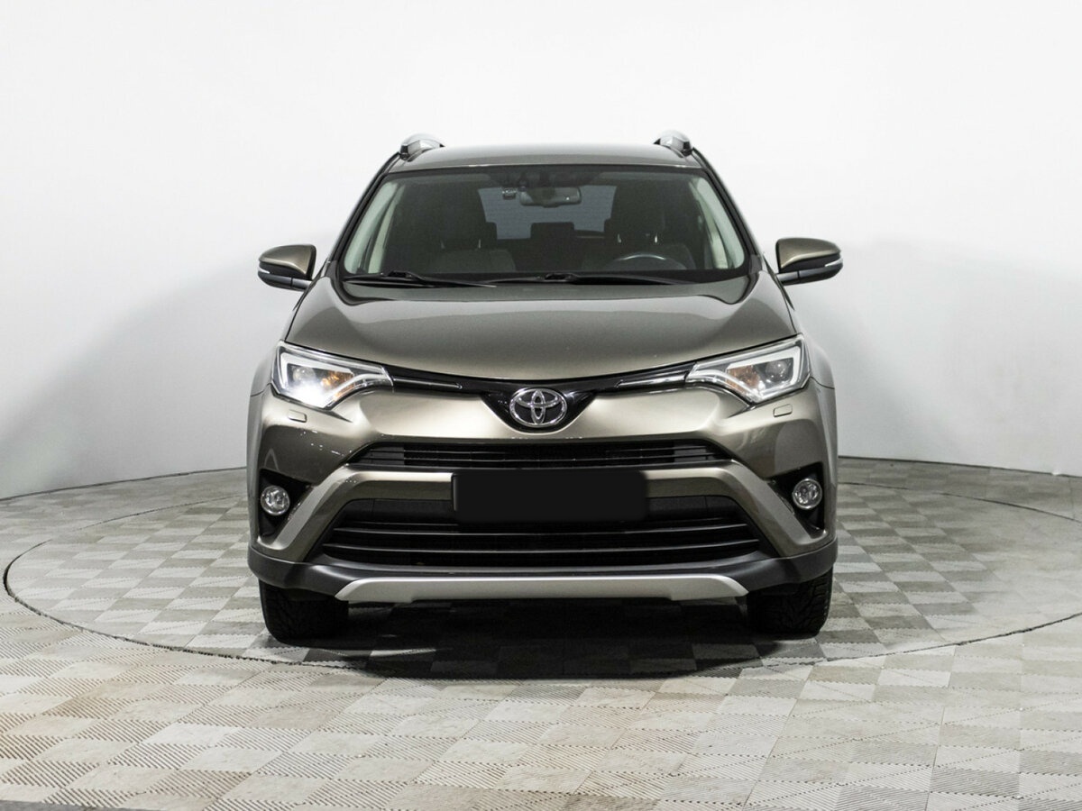 Toyota RAV4 2015 года с пробегом. Фото: #1