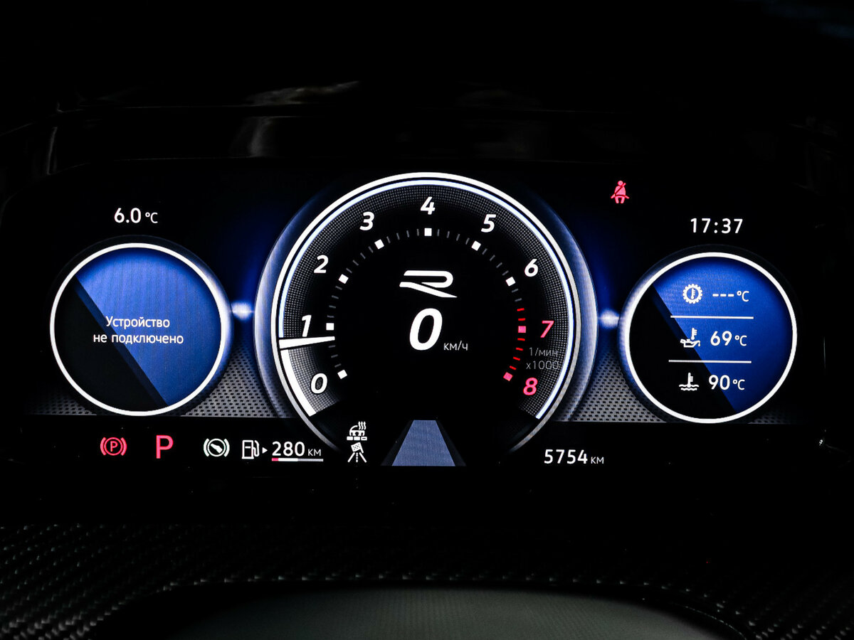 Volkswagen Golf R 2023 года с пробегом. Фото: #8