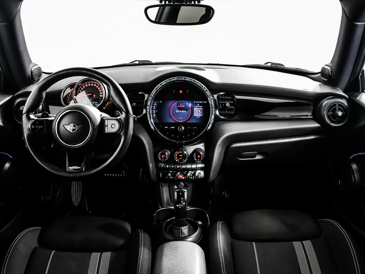 Mini Hatch 2021 года с пробегом. Фото: #10