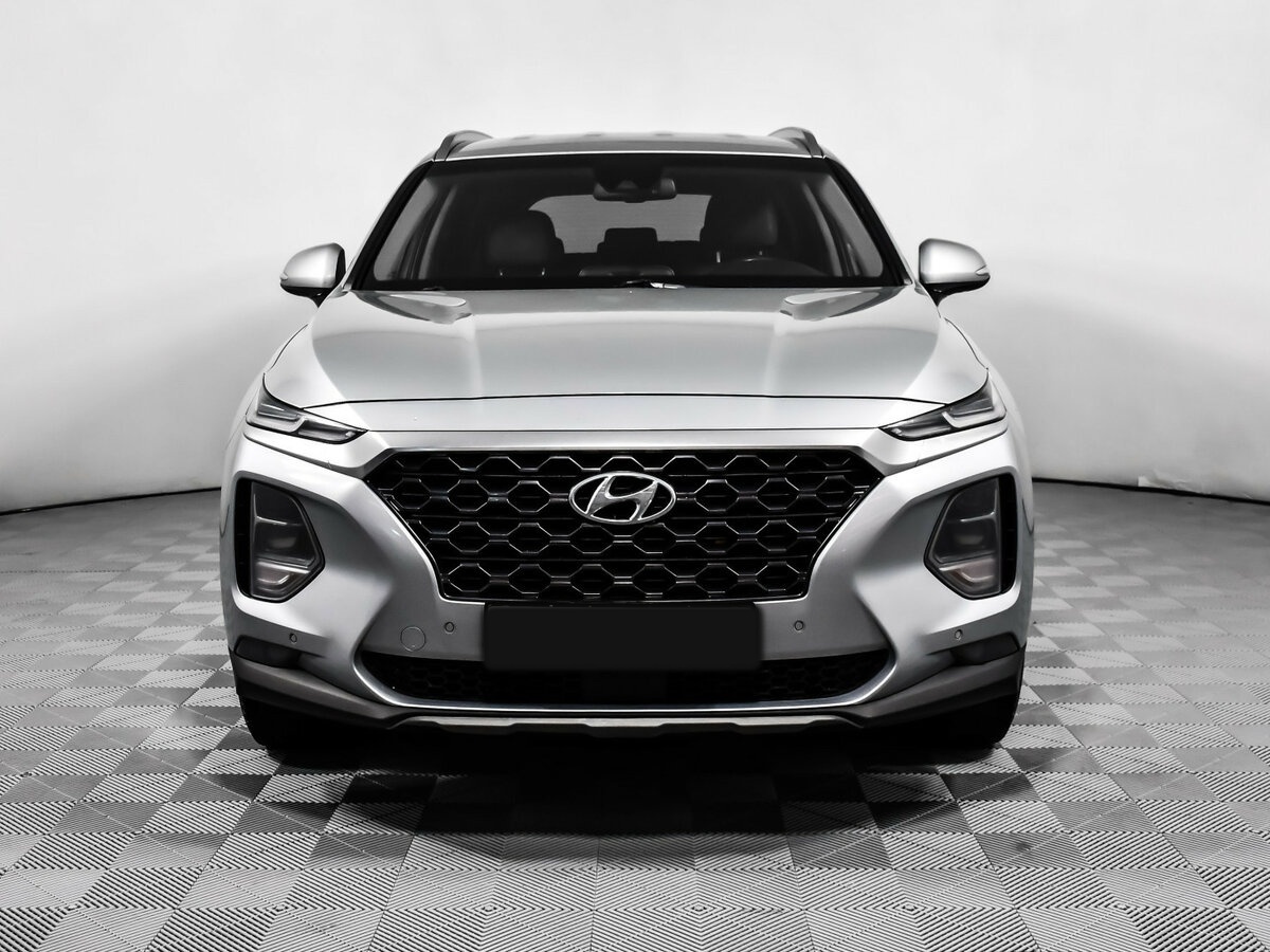 Hyundai Santa Fe 2018 года с пробегом. Фото: #1