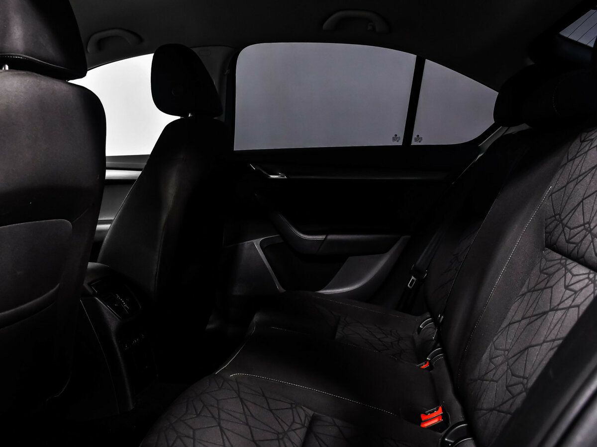 Б/У Шкода Октавия 2020 года. Фото: #12