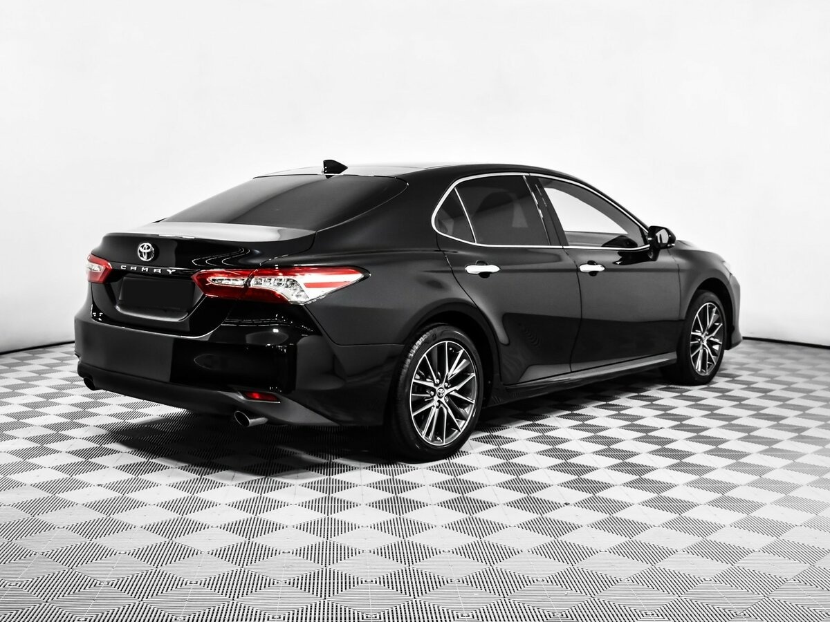 Toyota Camry 2023 года с пробегом. Фото: #3