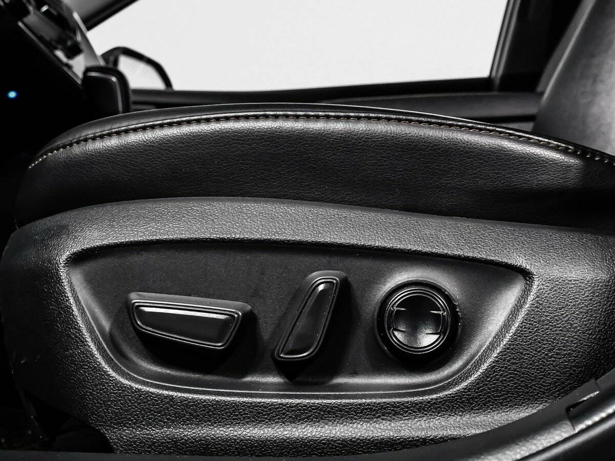 Toyota Camry 2023 года с пробегом. Фото: #12