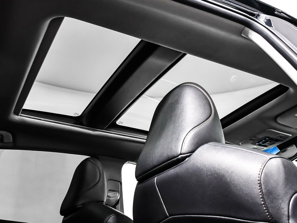 Toyota Camry 2023 года с пробегом. Фото: #19