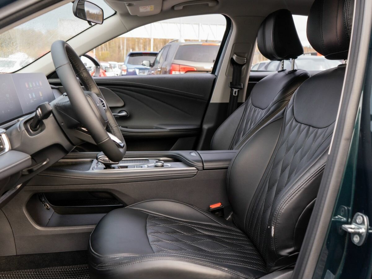 Chery Arrizo 8 2024 года с пробегом. Фото: #12