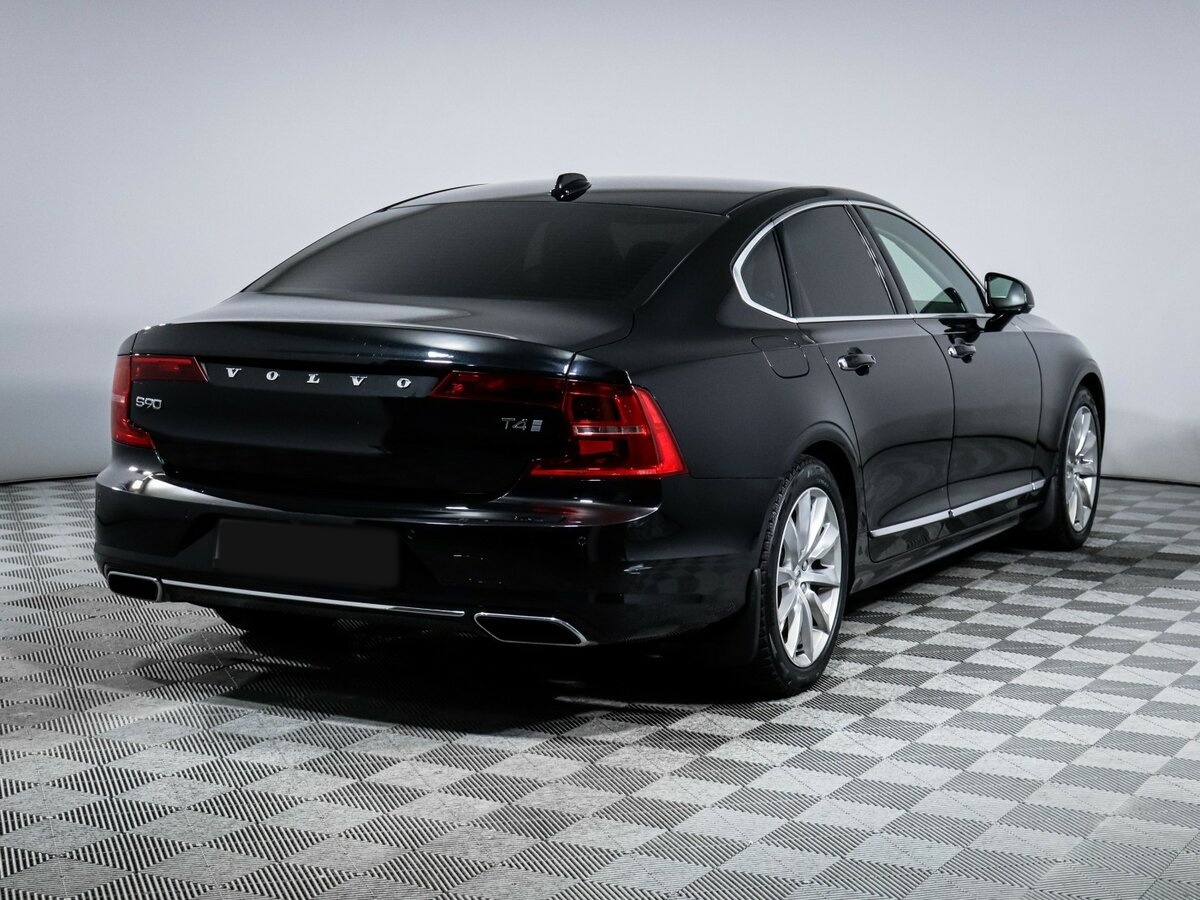 Volvo S90 2019 года с пробегом. Фото: #3