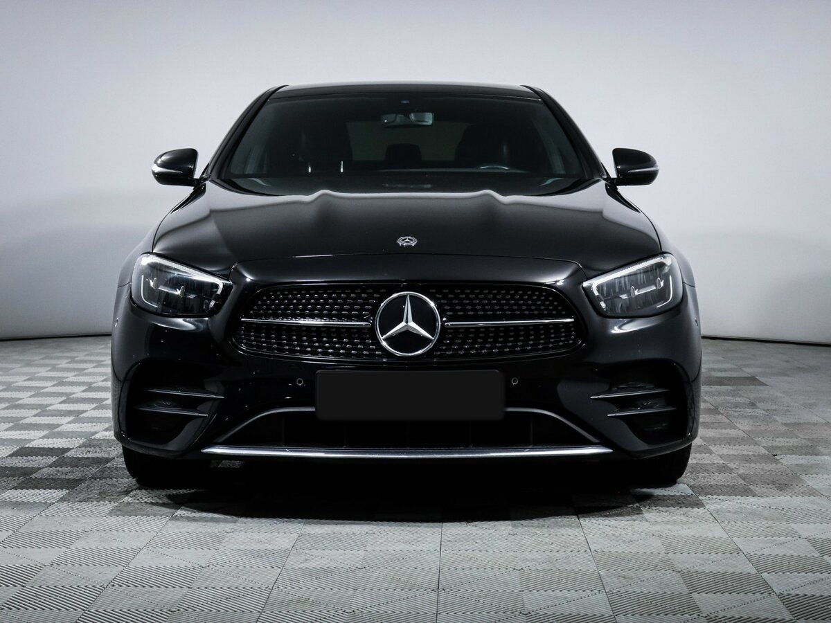 Mercedes-Benz E-Класс 2020 года с пробегом. Фото: #1
