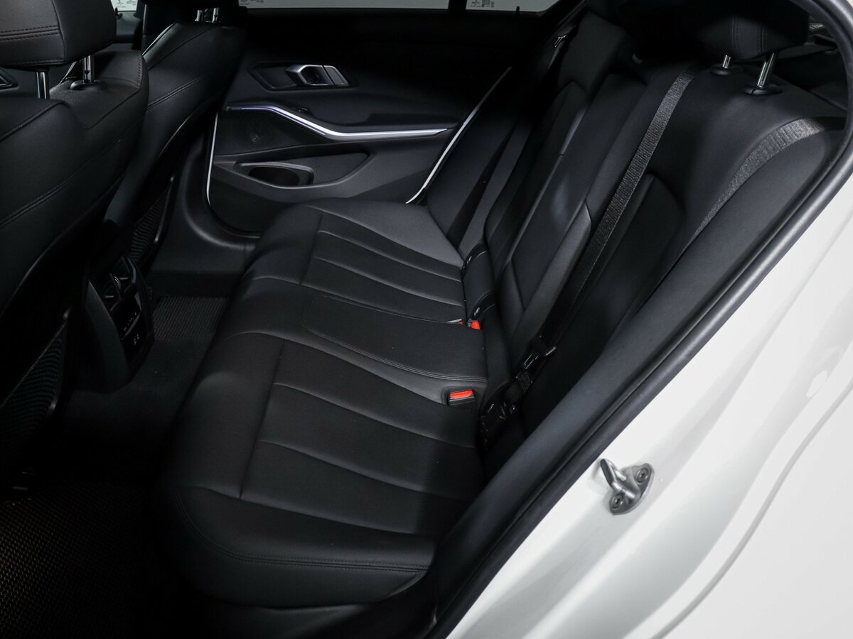 BMW 3 серии 2020 года с пробегом. Фото: #7