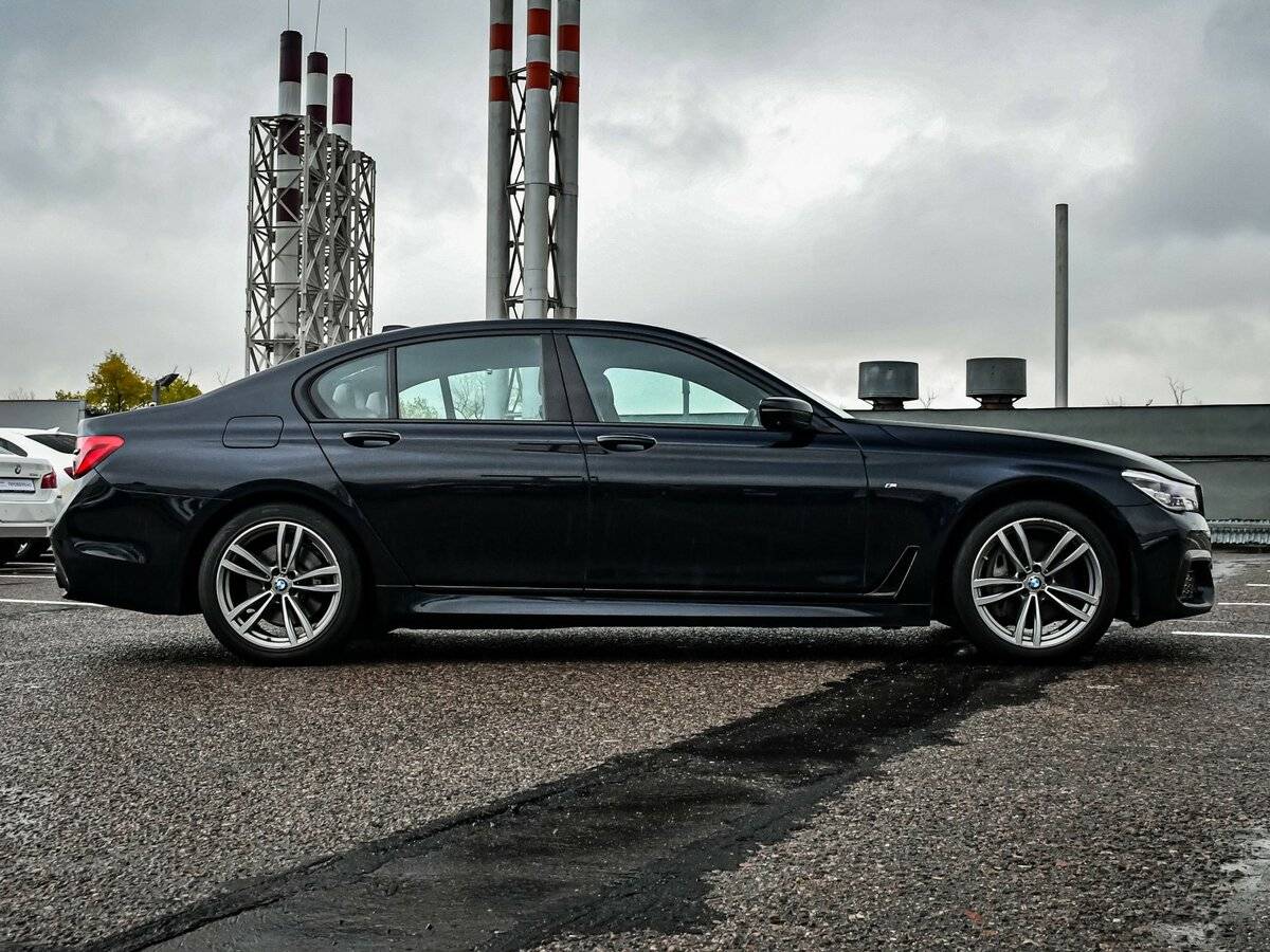 BMW 7 серии 2018 года с пробегом. Фото: #3