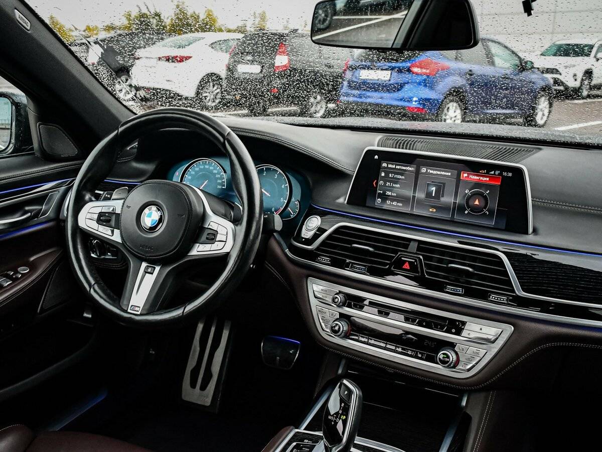BMW 7 серии 2018 года с пробегом. Фото: #8