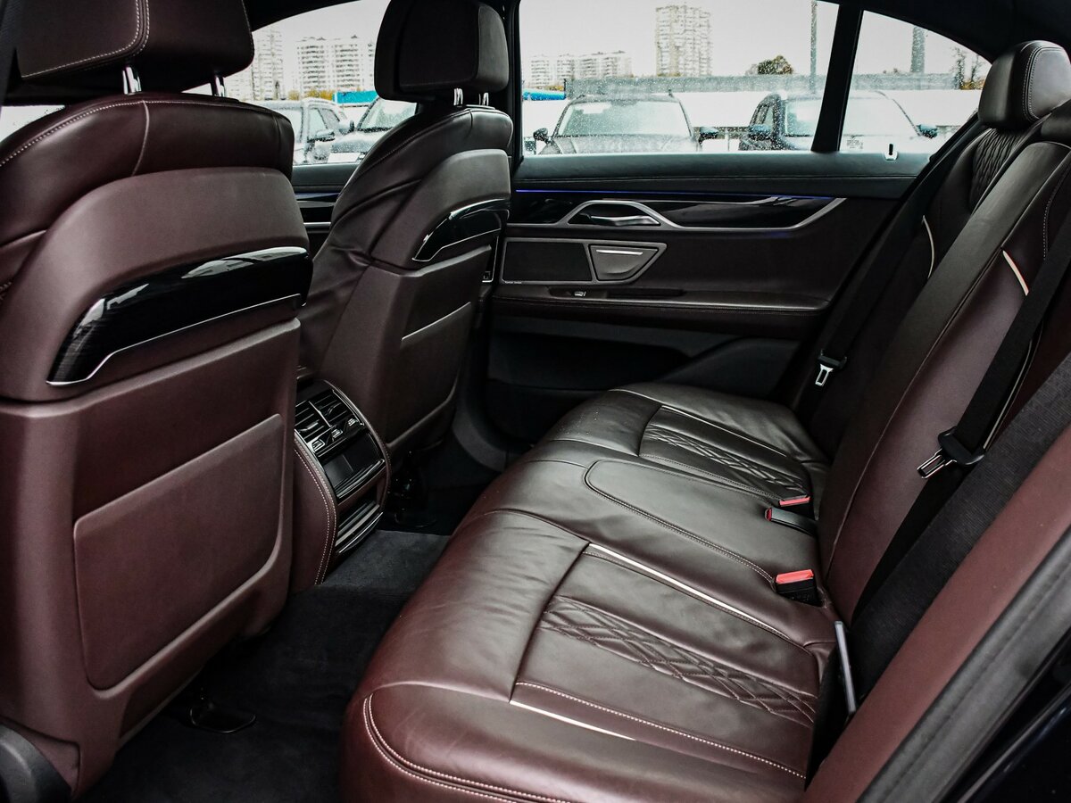 BMW 7 серии 2018 года с пробегом. Фото: #10