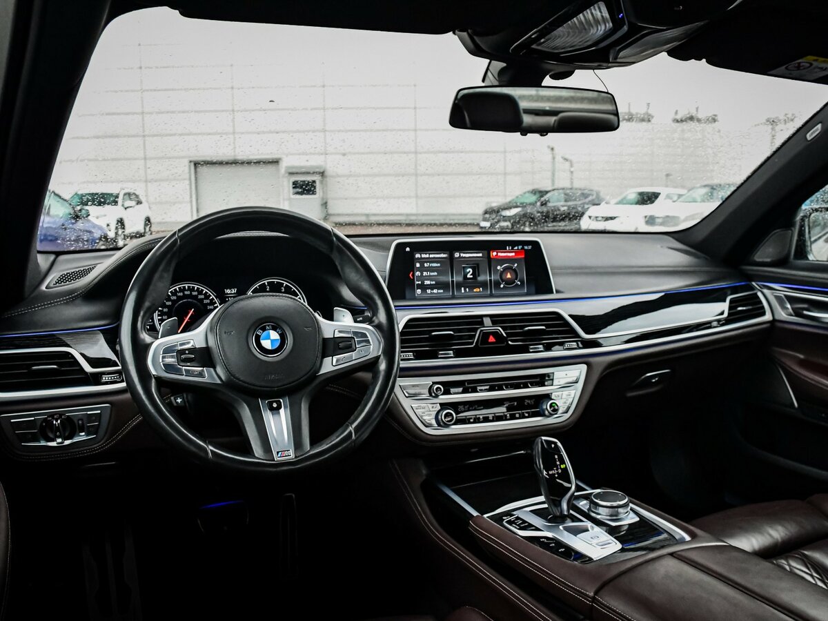 BMW 7 серии 2018 года с пробегом. Фото: #11