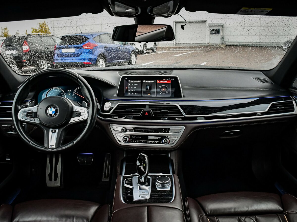 BMW 7 серии 2018 года с пробегом. Фото: #12