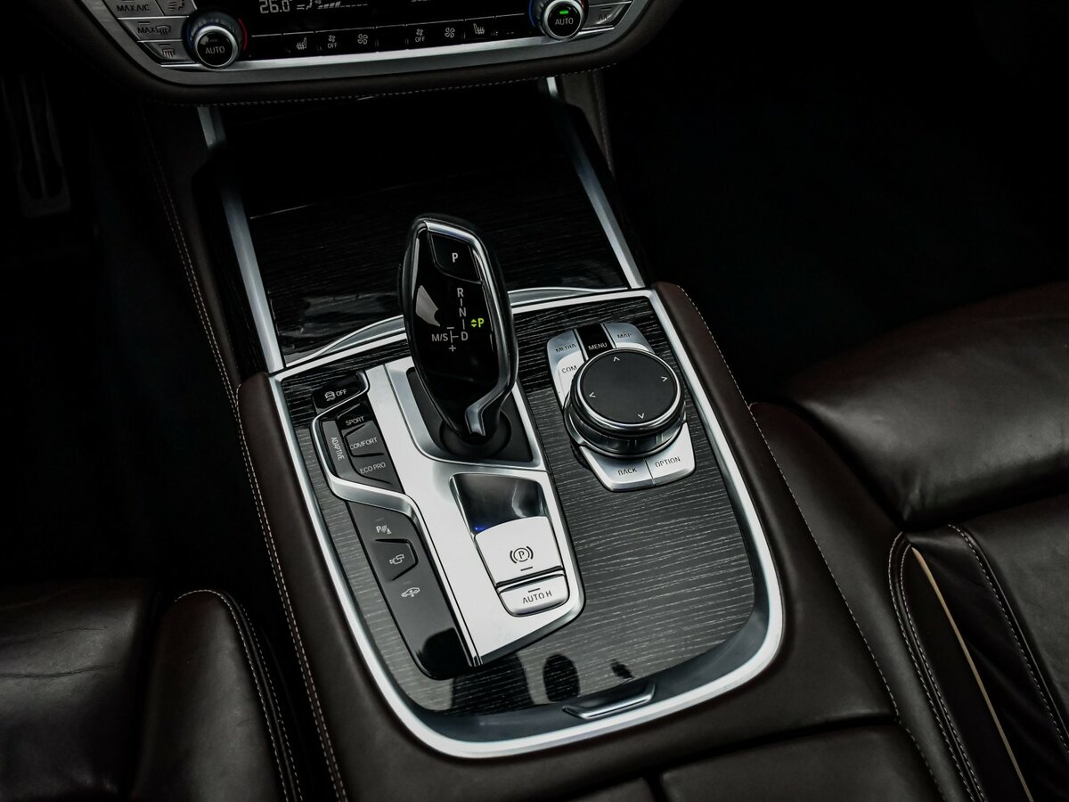 BMW 7 серии 2018 года с пробегом. Фото: #13