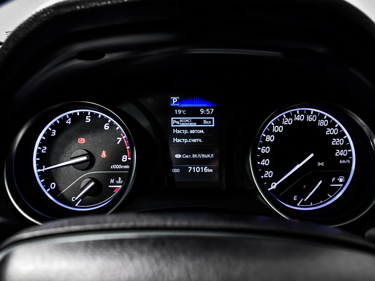 Toyota Camry 2021 года с пробегом. Фото: #8