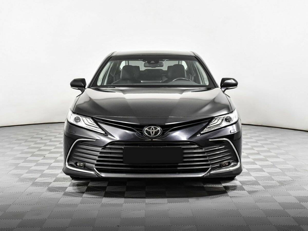 Toyota Camry 2021 года с пробегом. Фото: #1