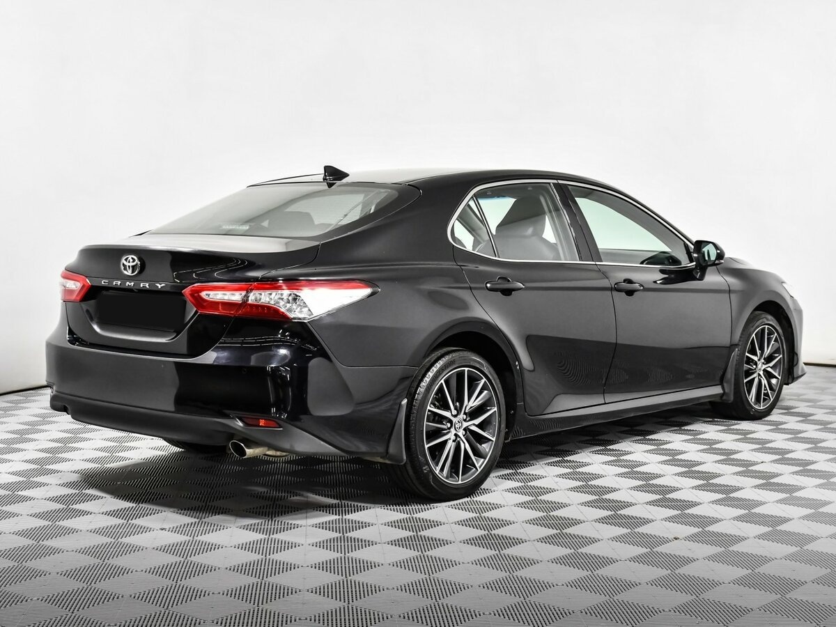 Toyota Camry 2021 года с пробегом. Фото: #3