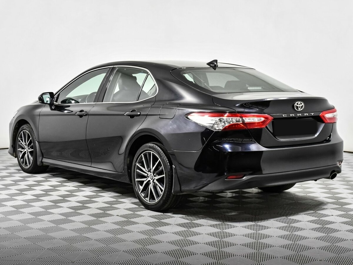 Toyota Camry 2021 года с пробегом. Фото: #5