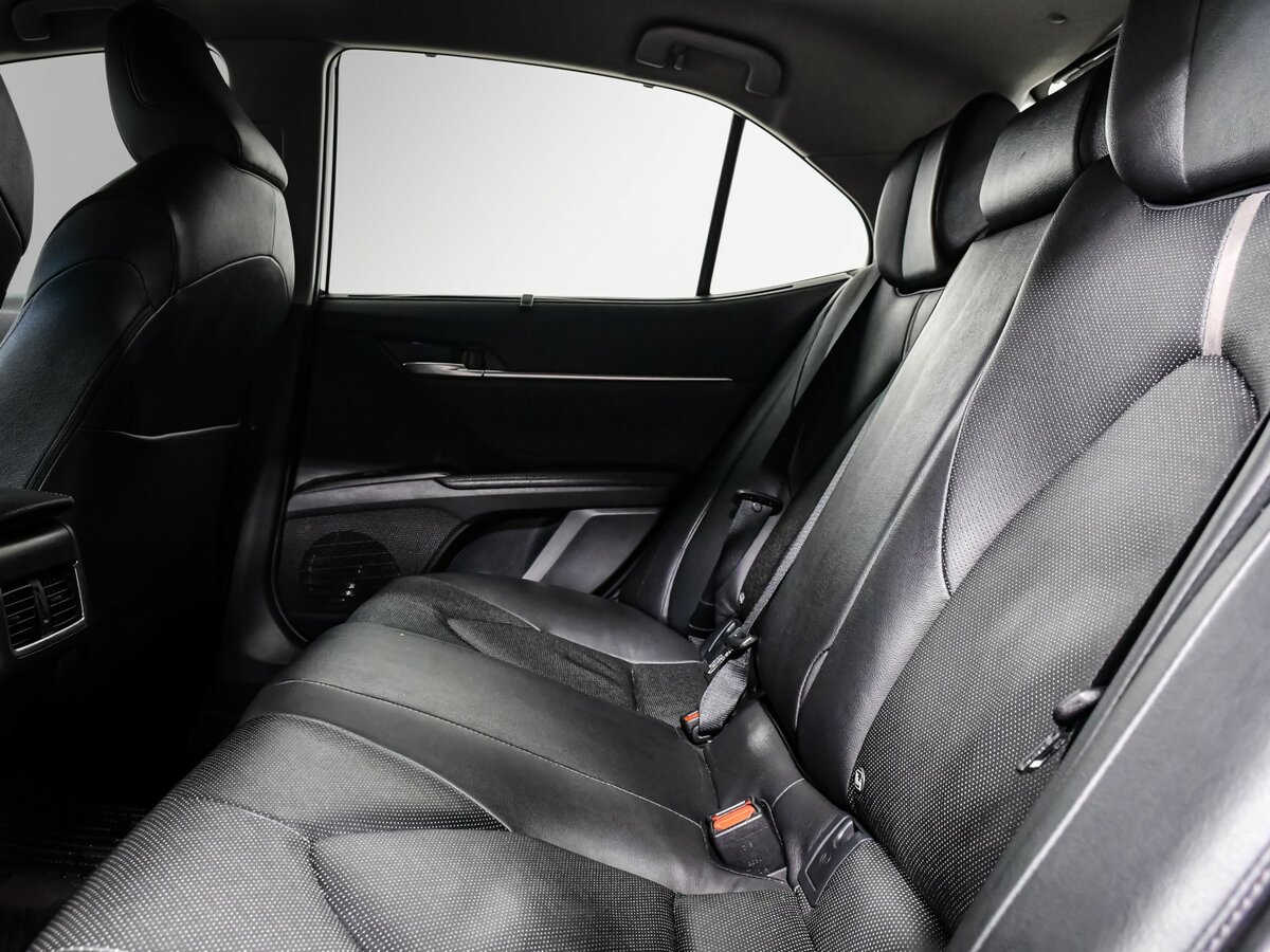 Toyota Camry 2021 года с пробегом. Фото: #9