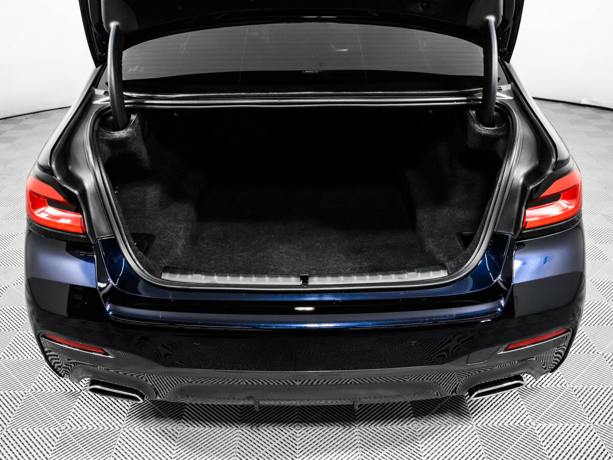 BMW 5 серии 2021 года с пробегом. Фото: #11