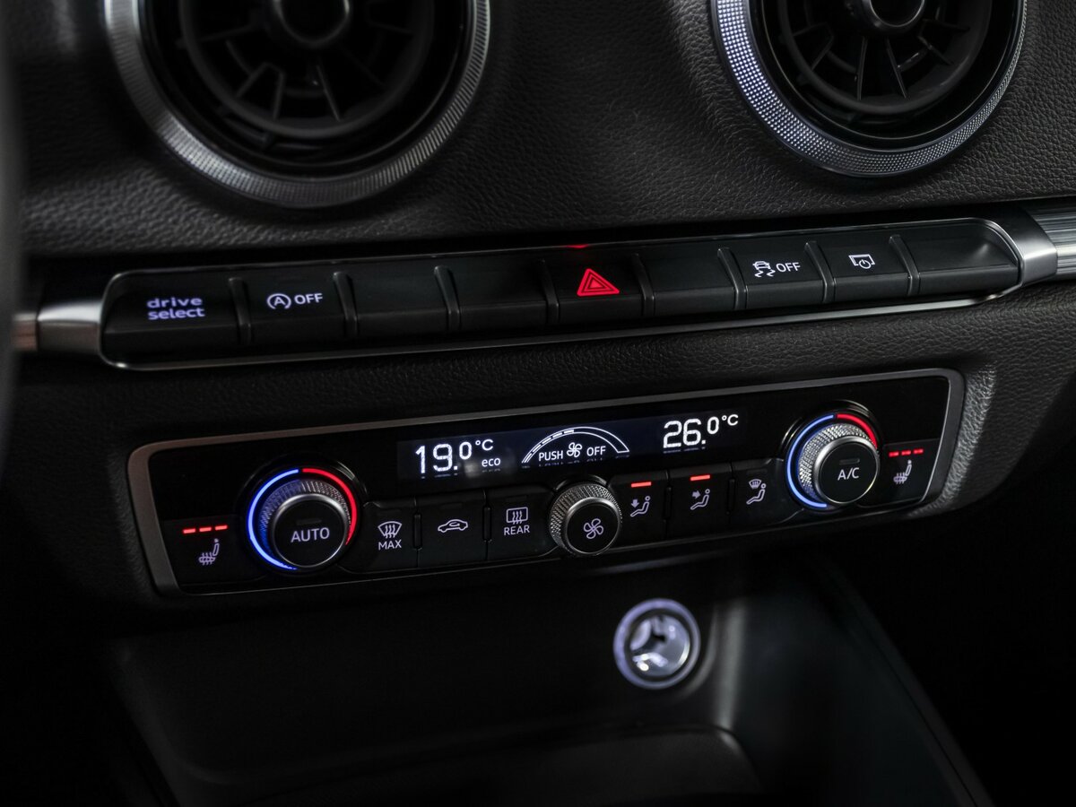 Audi A3 2018 года с пробегом. Фото: #13