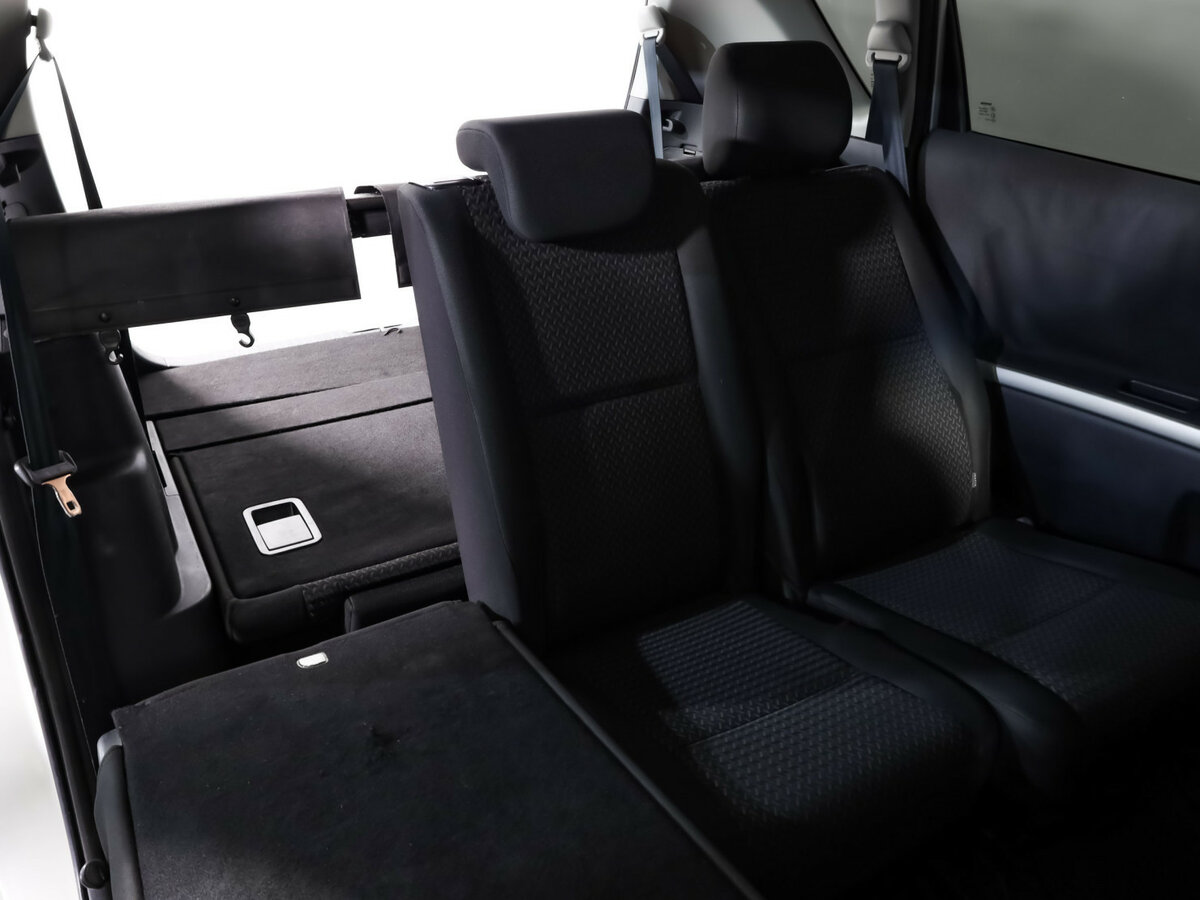 Toyota Corolla Verso 2007 года с пробегом. Фото: #17