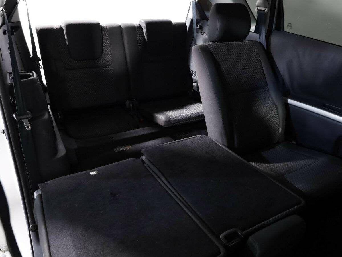 Toyota Corolla Verso 2007 года с пробегом. Фото: #18