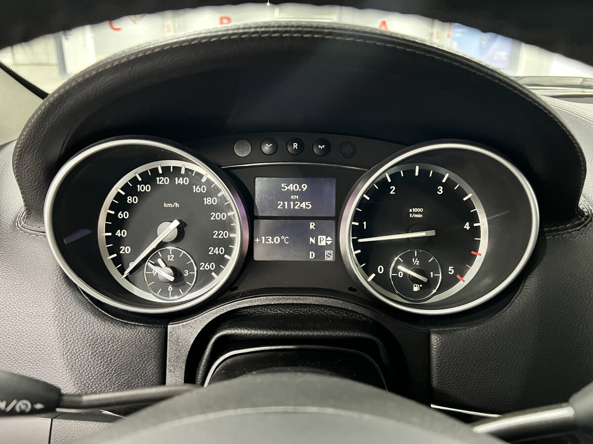 Mercedes-Benz GL-Класс 2011 года с пробегом. Фото: #12