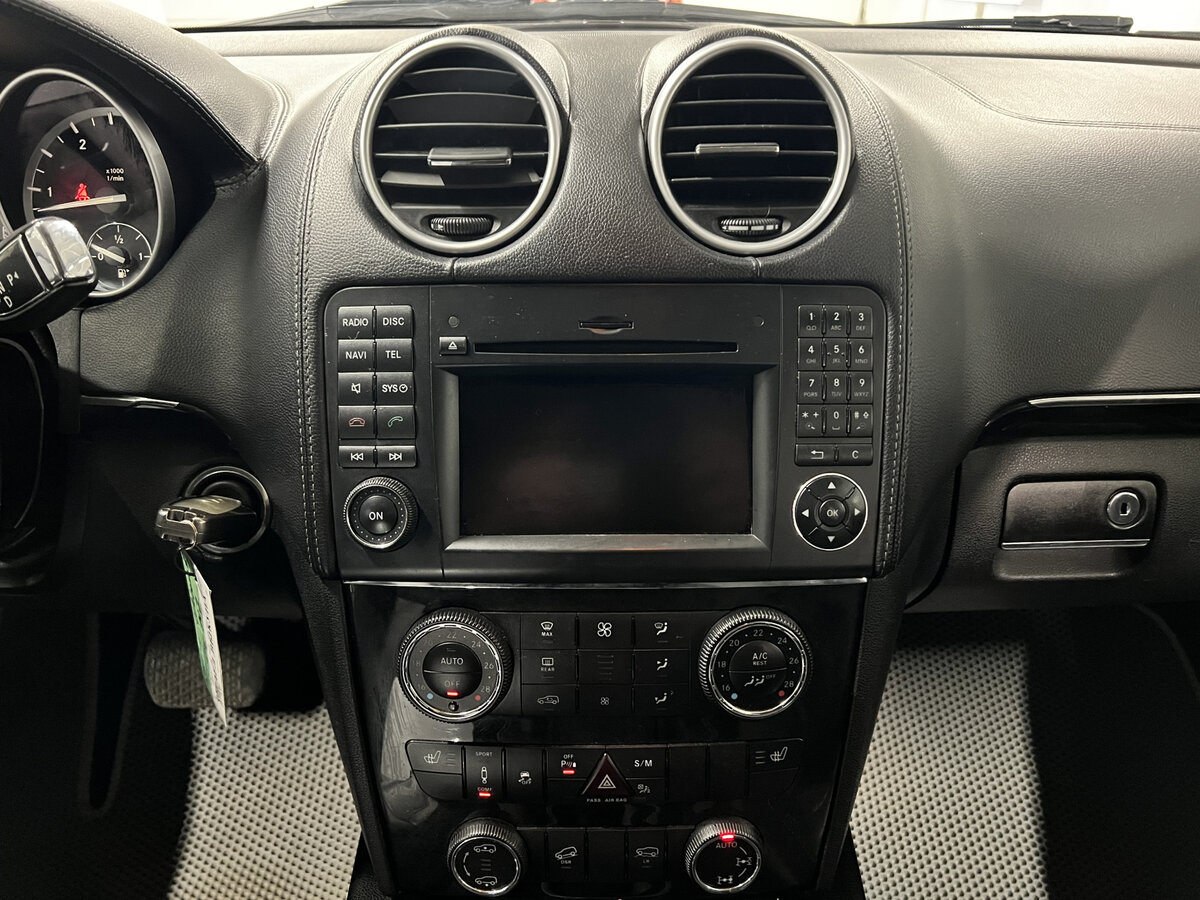 Mercedes-Benz GL-Класс 2011 года с пробегом. Фото: #14