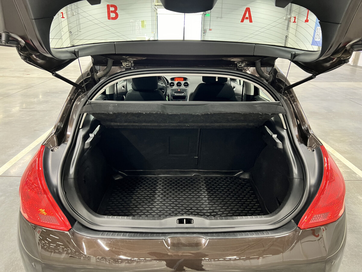 Б/У Пежо 308 2012 года. Фото: #9