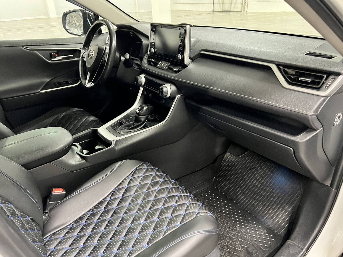 Toyota RAV4 2021 года с пробегом. Фото: #10