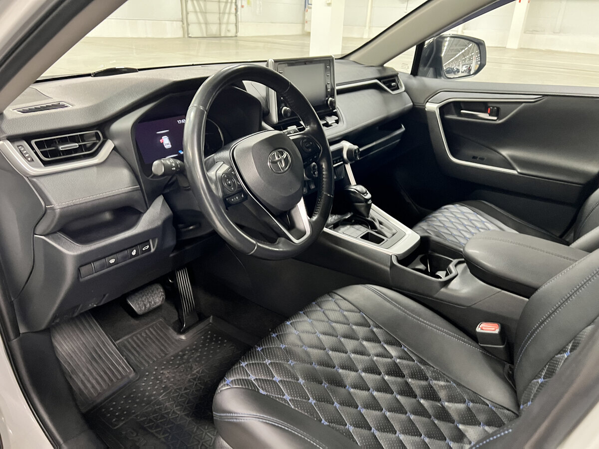 Toyota RAV4 2021 года с пробегом. Фото: #15