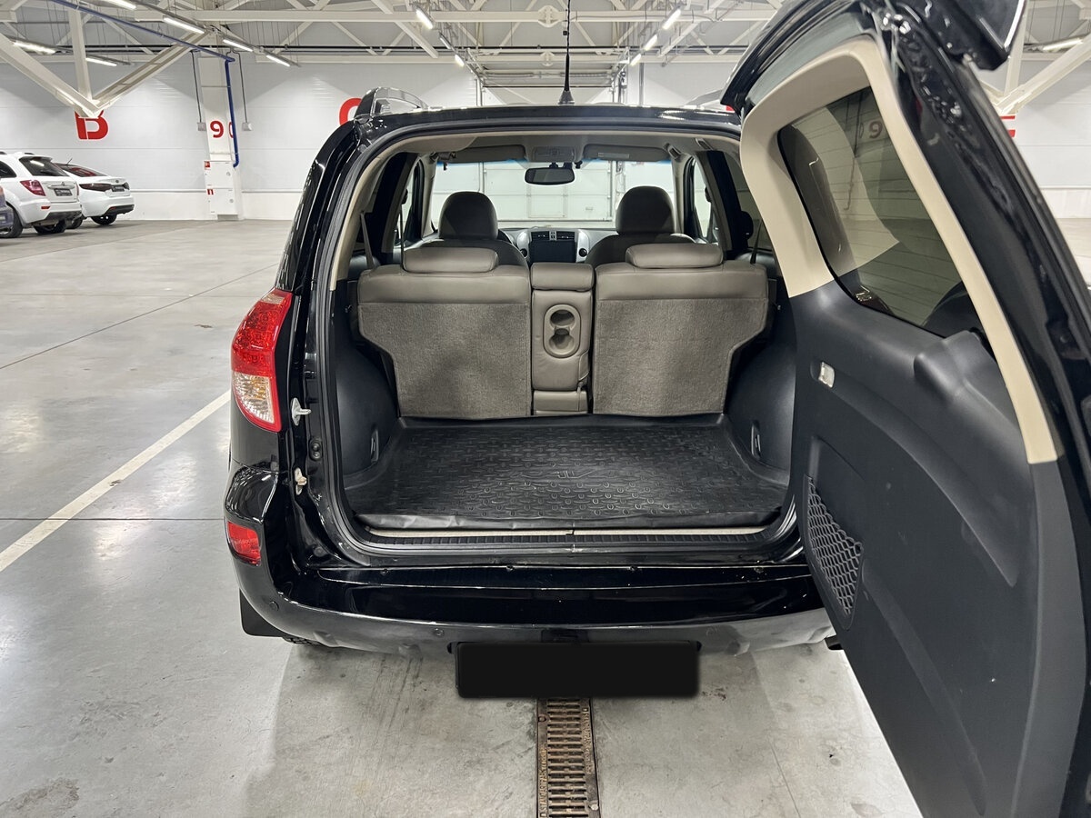 Toyota RAV4 2008 года с пробегом. Фото: #9