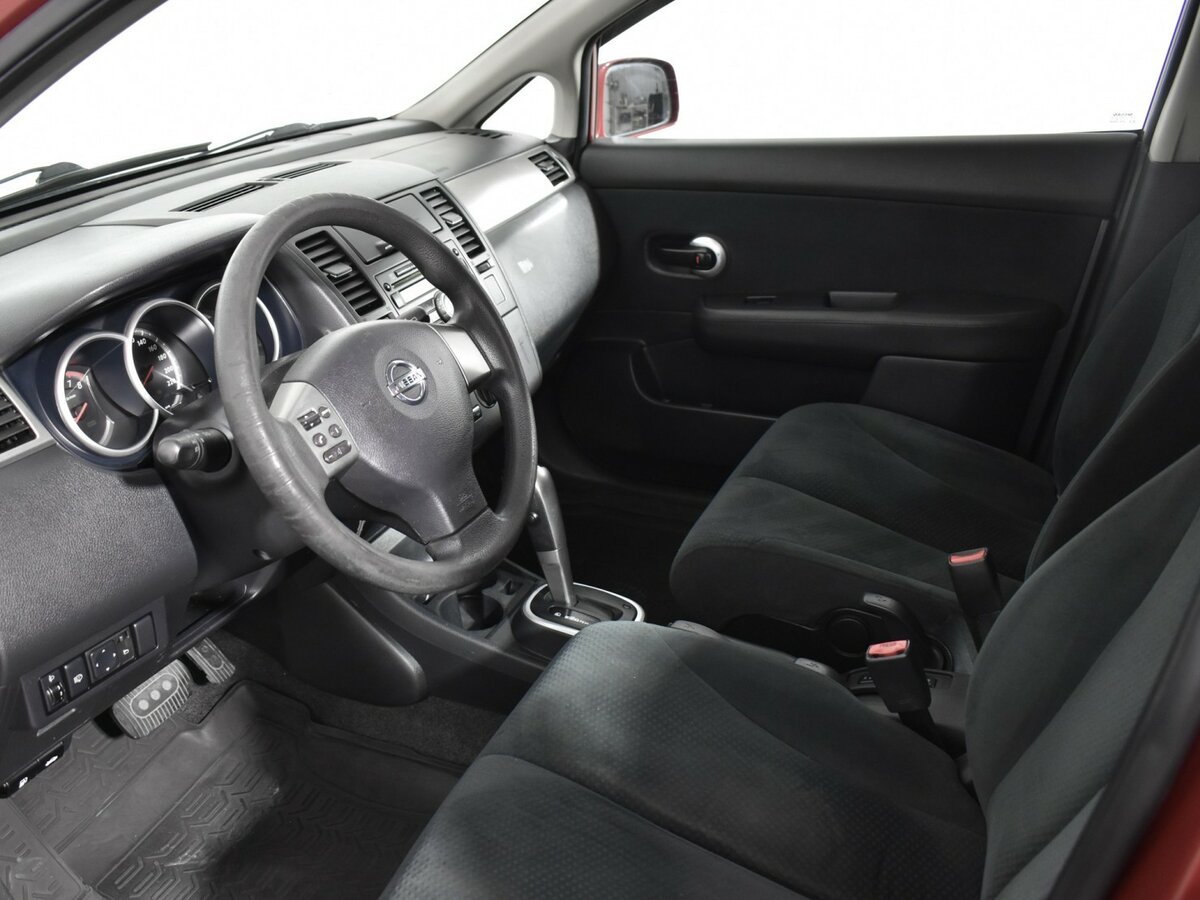 Nissan Tiida 2010 года с пробегом. Фото: #7