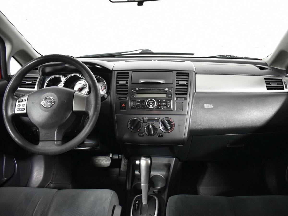 Nissan Tiida 2010 года с пробегом. Фото: #8