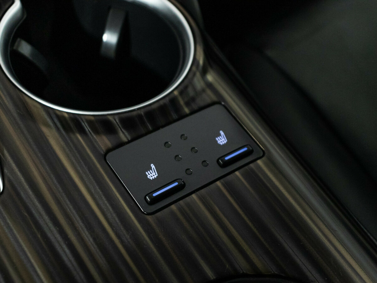 Toyota Camry 2019 года с пробегом. Фото: #18