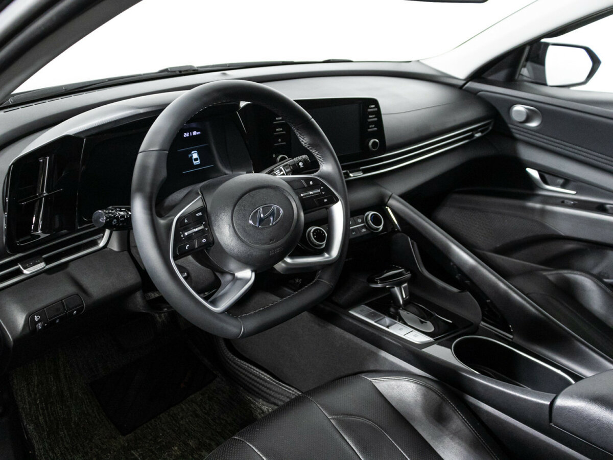 Hyundai Elantra 2023 года с пробегом. Фото: #10