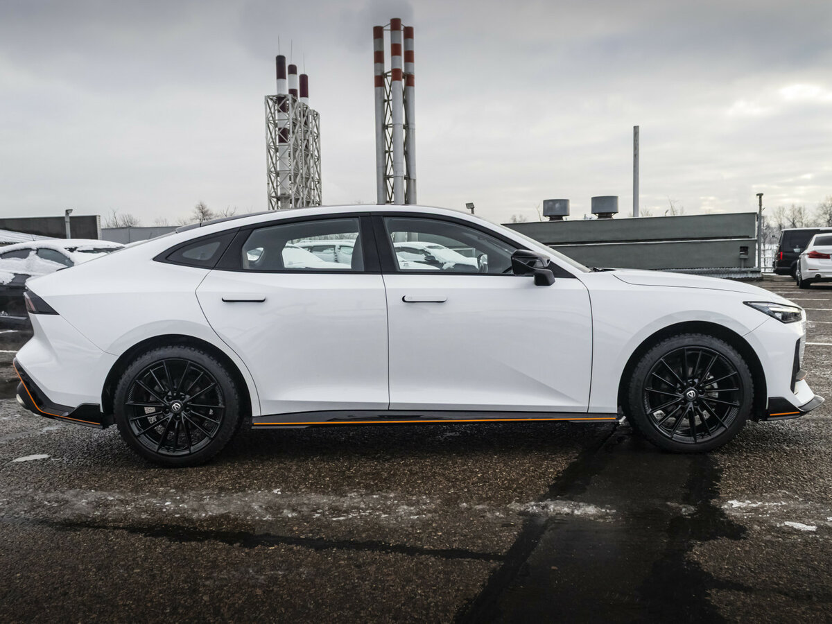 Changan UNI-V 2023 года с пробегом. Фото: #4