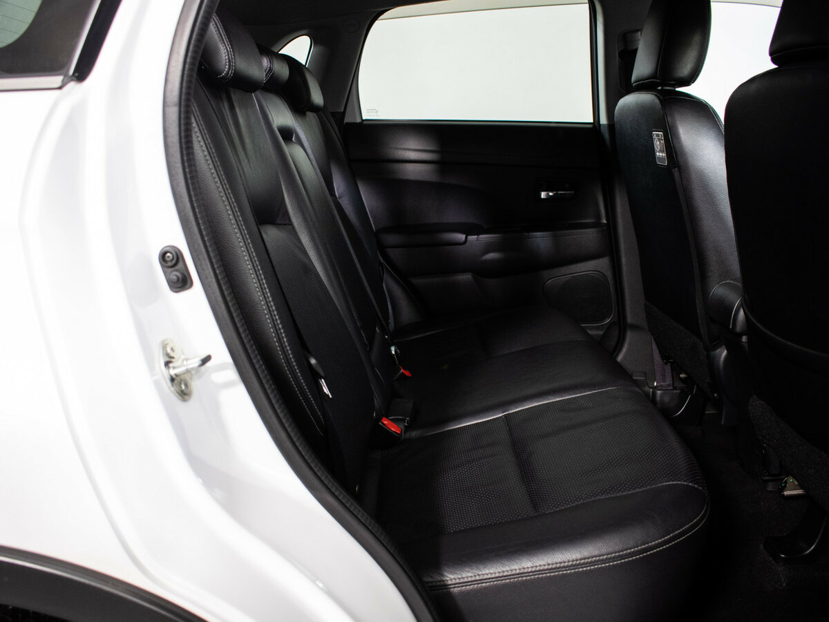 Б/У Митсубиши АС-Икс 2014 года. Фото: #8